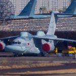 Primera foto del nuevo Kawasaki C-2 SIGINT japonés para misiones de guerra electrónica.