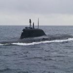 El submarino nuclear ruso Krasnoyarsk se somete a las primeras pruebas de mar.
