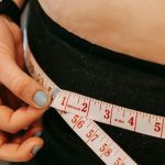 Medir tu cintura puede ser la clave para vivir más y mejor, según un profesional
