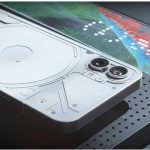 Nothing Phone (1) llega con un diseño transparente para competir contra el iPhone