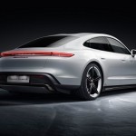 El nuevo eléctrico de Porsche se convierte en el hazmerreir de Tesla por este detalle