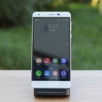 Smartphone con batería de 6,000 mAh y carga rápida