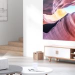 ¿Poco espacio en tu salón? Este nuevo proyector de Xiaomi te va a encantar