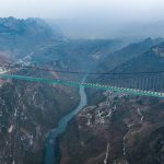 China termina la construcción de la estructura principal del puente más alto del mundo