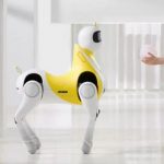 El unicornio robot que te trae los aperitivos, y los niños pueden montar