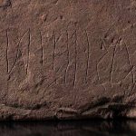 Descubren en Noruega la piedra rúnica más antigua del mundo