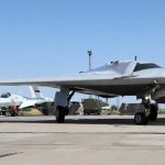 Rusia combina la potencia del UAV de ataque pesado S-70 y del caza furtivo más moderno Su-57