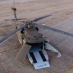 El nuevo helicóptero Black Hawk no tiene piloto, lanza drones de ataque y robots de combate