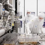 Hito de China en chips: ya fabrica en masa sus propias máquinas de litografía UVP, según The Information
