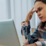 6 hábitos que dañan tu visión más de lo que crees