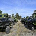Serbia presenta nuevos vehículos y equipos militares blindados