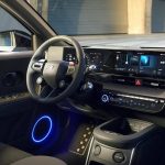 Adiós a las pantallas táctiles de los coches: las marcas se han dado cuenta de que los conductores quieren botones