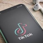 TikTok se acerca peligrosamente a la IA: Trabaja en función para clonar la voz en 10 segundos