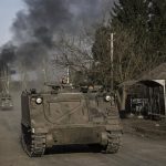 Ucrania recibe blindados de la guerra de Vietnam en lugar de los Bradley prometidos