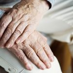 Robots podrían ser los próximos cuidadores de adultos mayores