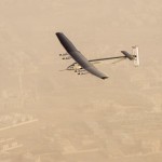 El avión Solar Impulse inicia un histórico vuelo alrededor del mundo