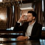 El alcohol en exceso es dañino desde la primera vez y no solo para el hígado