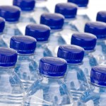 Por qué nunca debes rellenar tu botella plástica de agua