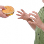 Jamás siente hambre ni sed.