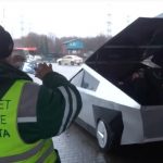 Si no puedes esperar al Cybertruck de Tesla, puedes hacerte ya con esta copia rusa