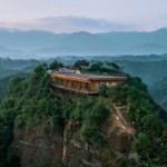 El espectacular hotel en la cima de una montaña en China