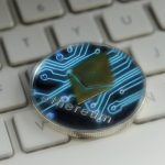 La criptomoneda ether marca un nuevo récord superando los 1.400 dólares por unidad