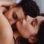 ¿Fantaseas con otras personas en la cama? No es por un problema en tu relación