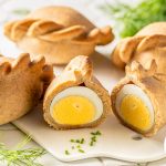 Kokurki: Los rusos hornean estos pastelitos con los huevos de Pascua