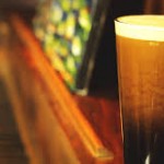 ¿Por qué la cerveza a veces sabe a “quemada”?