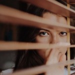 Personas introvertidas: 4 características que las definen