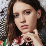 La impresionante hija de Jude Law se convierte en nuevo icono de la moda
