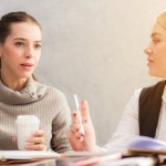 Cómo empezar una conversación con quien quieras, en 6 pasos
