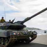 Ex primer ministro ucraniano: La OTAN “se promociona” enviando armas inoperativas a Kiev