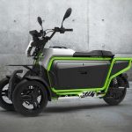 Parece una batería con ruedas, pero esta nueva moto eléctrica alcanza los 150 kilómetros de autonomía