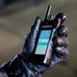 Motorola estrena nuevo walkie-talkie con pantalla táctil, control por voz y LTE