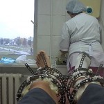 La dolorosa, costosa y cada vez más popular operación para alargar las piernas y aumentar de estatura