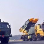 La India prueba con éxito los sistemas de cohetes mejorados Pinaka MLRS.
