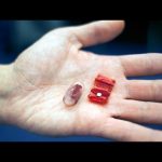 El diminuto robot origami que te podría hacer un lavado de estómago