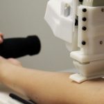Este robot extrae muestras de sangre mejor que un humano