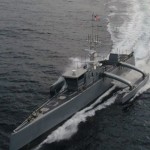 Un barco de la Armada estadounidense navega hasta Hawai sin nadie a bordo.