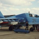 Un avión de ataque SU-25 derriba a un bombardero TU-16 con un misil anti-tanque.