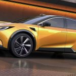 El nuevo coche eléctrico de Toyota es un crossover ‘resultón’ con el tamaño de un Model 3