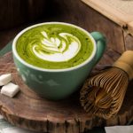 Qué es el té matcha y cuáles son sus beneficios: ¿Es mejor que el café?