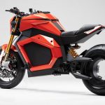 Esta moto eléctrica oculta el motor en la rueda trasera para conseguir 300 km de autonomía