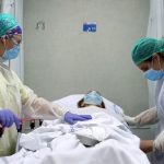 Mutaciones genéticas y anticuerpos contrapoducentes: descubren las causas del 10 % de los casos graves de coronavirus