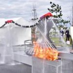 Este robot dragón volador es un bombero para luchar contra los incendios peligrosos