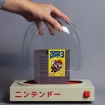 Pyua es una consola NES funcional que también sirve como expositor