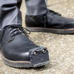 Unos zapatos ‘guía’ para ciegos incluirán una cámara y un sistema con inteligencia artificial que reconoce y diferencia obstáculos